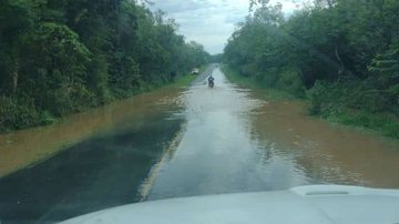 Chuvas e alta do rio Ribeira provocaram alagamento em estradas - Portal Ribeira