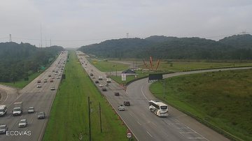 Caminhões e carretas com destino a São Paulo devem utilizar o trecho de serra da via Anchieta - Ecovias/Imagem ilustrativa