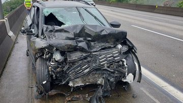 Motorista morre carbonizado em São Vicente, após carro invadir a contramão - Divulgação: Artesp