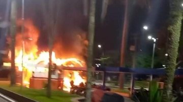 Incêndio destruiu base do Samu na orla de Santos - Reprodução/Internet