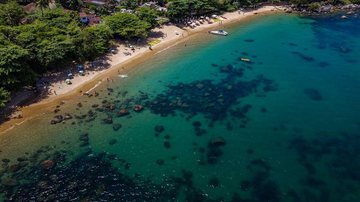 Praia do Julião, em Ilhabela, é uma das que estão impróprias para banho - Turismo Ilhabela