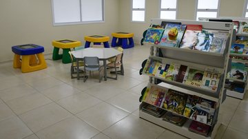 Biblioteca da nova escola em Ilhabela - Imagem: Divulgação / Prefeitura de Ilhabela