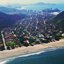 Foto da praia do Guaiuba vista de cima