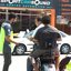 Foto de agente fazendo orientação