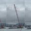 Imagem mostra momento em que guindaste em cima de uma barcaça rompeu quatro cabos de energia no Porto de Santos