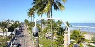 Câmera de monitoramento na orla da praia de Guarujá - Reprodução/Internet