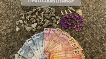 Imagem Homem é preso com 75 porções de droga por policiais de moto em São Sebastião