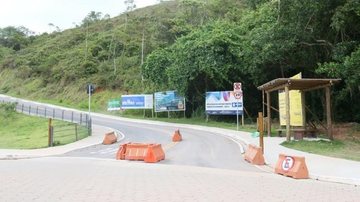 Imagem Caraguatatuba coloca controladores de acesso no Morro Santo Antônio e Complexo do Camaroeiro