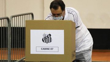 Marcelo Teixeira durante votação em 2017 Eleição para presidência do Santos F.C. tem seis candidatos - Pedro Ernesto Guerra Azevedo/Santos FC