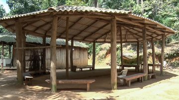 Sabesp e Costa Norte entregam casa de reza em aldeia indígena - TV Cultura Litoral