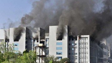Incêndio se alastrando na sede do Instituo Serum - Reprodução/Internet
