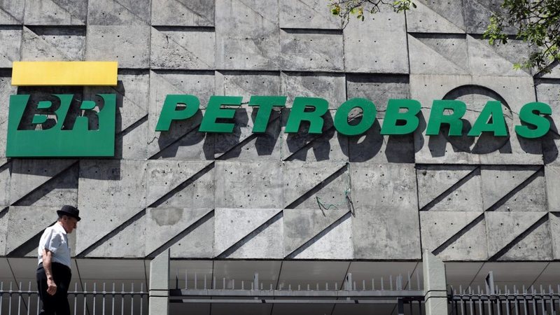 Imagem Após interferência de Bolsonaro, ações da Petrobras despencam