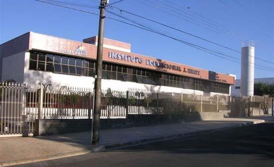 Escola de Campinas tem surto de covid e suspende aulas presenciais - Reprodução