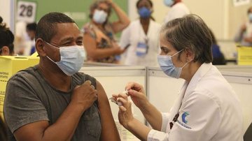 Vacinas já distribuídas atendem 7% dos públicos prioritários - © Rovena Rosa/Agência Brasil
