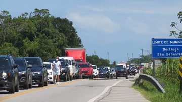 Motoristas enfrentam congestionamento para entrar em São Sebastião - Enviado via WhatsApp