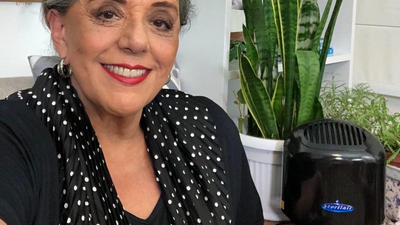 Leda Nagle ficou conhecida por apresentar o programa Sem Censura da TV Brasil Jornalista Leda Nagle - Reprodução Facebook