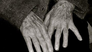 Mãos de idosa - PxHere