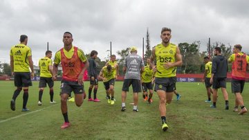 Com Rogério Ceni fora, Maurício Souza comanda treino no Flamengo - Alexandre Vidal / CR Flamengo