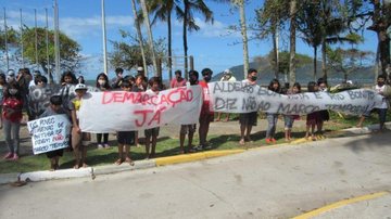 Ubatuba (SP) | Indígenas protestam contra demarcação de terra - Foto: Renata Takahashi