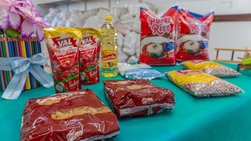 Kits alimentação Bertioga realiza entrega de mais de 7600 kits de alimento para alunos da rede pública - Felipe Magalhães