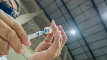 Aplicação da dose pode ser realizada em três postos da cidade Bertioga inicia aplicação da terceira dose da vacina contra a covid-19 Vacina contra covid-19 - Divulgação