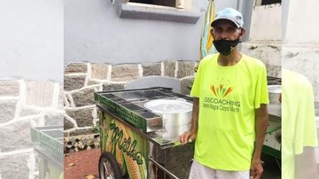 Com 55 anos de idade, "Seu" Damião trabalha há  dez vendendo milho Após incêndio vendedor de milho ganha carrinho novo Foto do vendedor de milho em frente  ao novo carrinho - Reprodução Facebook