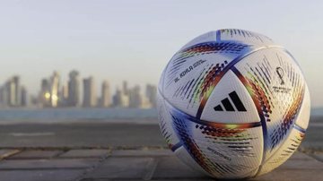 Al Rihla, a bola da Copa do Mundo do Catar 2022 Futebol terá novas regras a partir de 1º de julho; veja quais bola da copa do mundo 2022 - Foto: Divulgação/Adidas