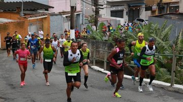 Atletas disputam corrida nos morros de Santos Santos abre 300 inscrições gratuitas para corrida nos Morros - Imagem: Reprodução / Arquivo / Francisco Arrais / Prefeitura de Santos