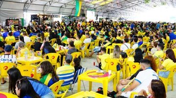 Torcedores na Arena Caraguá Arena em Caraguatatuba atrai 5 mil torcedores no 2º jogo do Brasil - Imagem: Divulgação / Prefeitura de Caraguatatuba