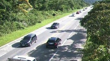 Km 246 da rodovia Rio-Santos Rio-Santos apresenta pontos com tráfego intenso nesta manhã de segunda (20) - DER-SP