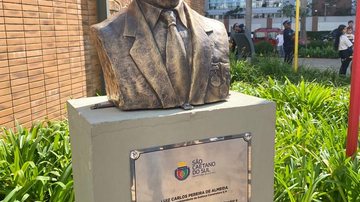 A homenagem, realizada em 7 de maio, foi idealizada pelo prefeito do município, José Auricchio (PSDB) Cofundador da Sobloco é homenageado em praça de São Caetano do Sul - Divulgação/Sobloco