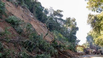 Trecho sofreu queda de barreira em maio deste ano - Divulgação