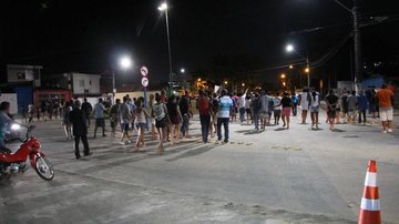 Manifestantes do Jardim Vicente de Carvalho - Estela Craveiro