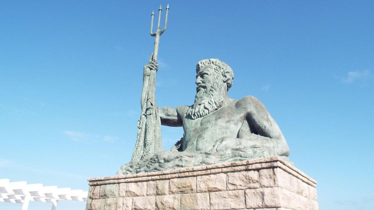 Estátua de Netuno em PG
