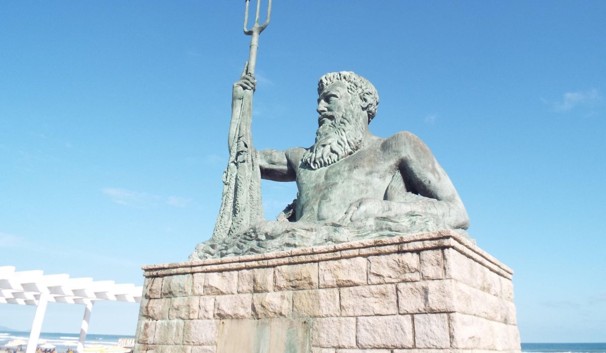 Estátua de Netuno